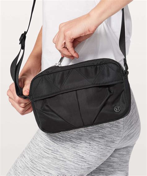 lululemon city adventurer crossbody.